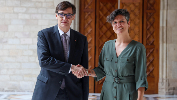 L'alcaldessa del Prat, Alba Bou, i el president de la Generalitat, Salvador Illa, al Palau de la Generalitat (foto: Rubén Moreno/Generalitat de Catalunya)