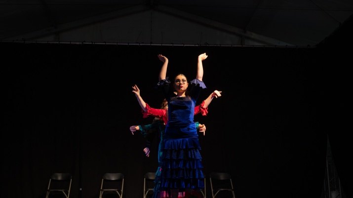 Noia ballant Noia ballant