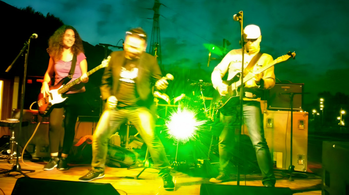 #Demo amb Los Eléctricos