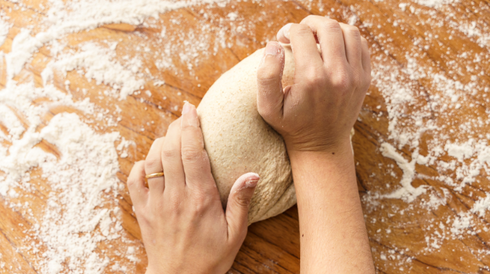 Ribera_ EnFemeni_Echando polvo al pan Ribera_ EnFemeni_Echando polvo al pan