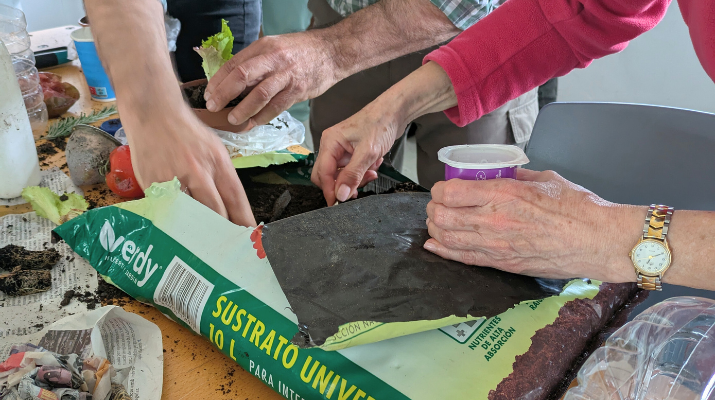 Hort a casa amb materials aprofitats Hort a casa amb materials aprofitats