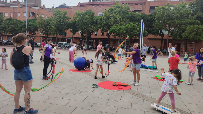 Taller de circ a la plaça