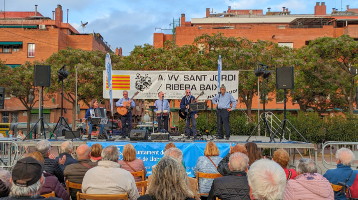 Festes del barri Sant Jordi-Ribera Baixa: havaneres i rom cremat 