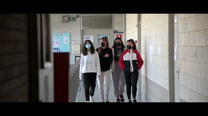 Joves de l'institut Ribera Baixa: reflexions d'un confinament. Connexions 2020-21.