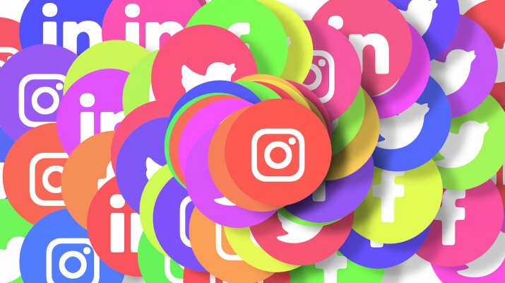 xarxes socials insta face twitter