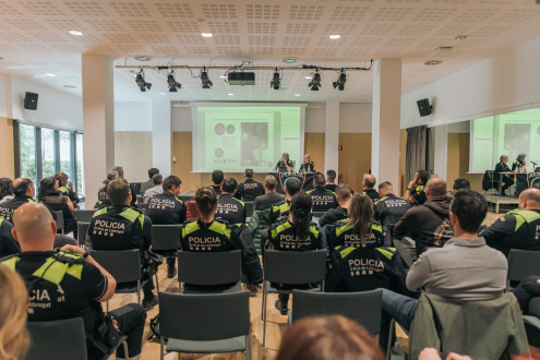 Jornada fomació LGTBI+ policia