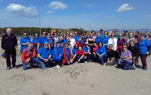 Grup de gent participant a la passejada.
