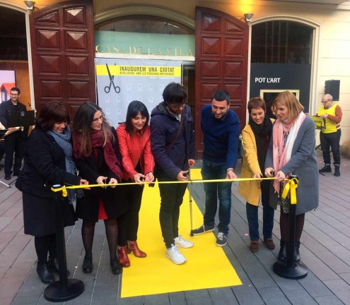 Pilar Eslava i Anna Martín, a l'esquerra, durant l'acte celebrat a Sant Boi.