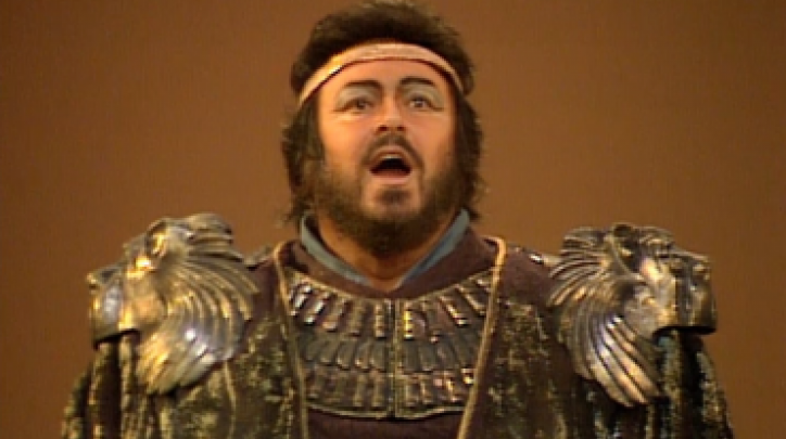 centric_musica_viu la classica_pavarotti_aida