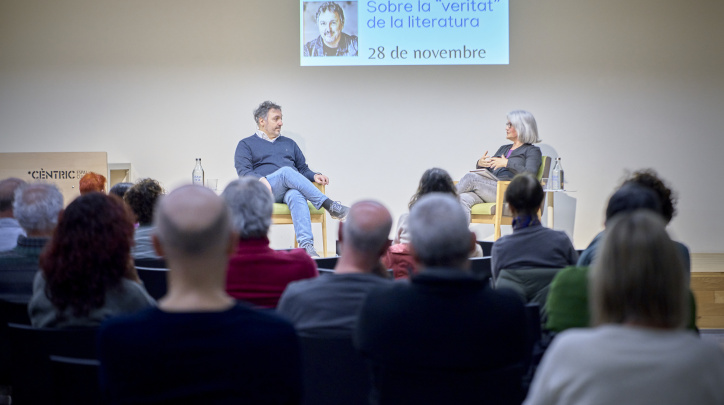 Sobre la “veritat” de la literatura, amb Carlos Zanón i Rosa Ribas Dialegs: Sobre la “veritat” de la literatura, amb Carlos Zanón
