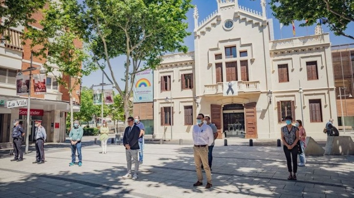 Minut silenci covid coronavirus el Prat Ajuntament
