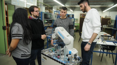 Imatge d'alumnat de l'FP Dual