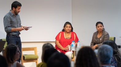 Dones alçant la veu pels drets humans