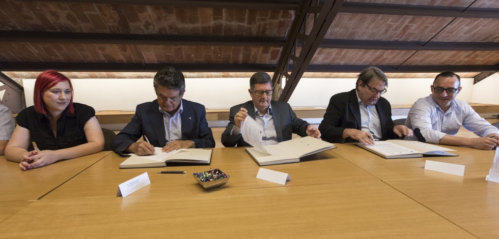 Acord entre l'Ajuntament i dues organitzacions empresarials per l'ocupació de qualitat