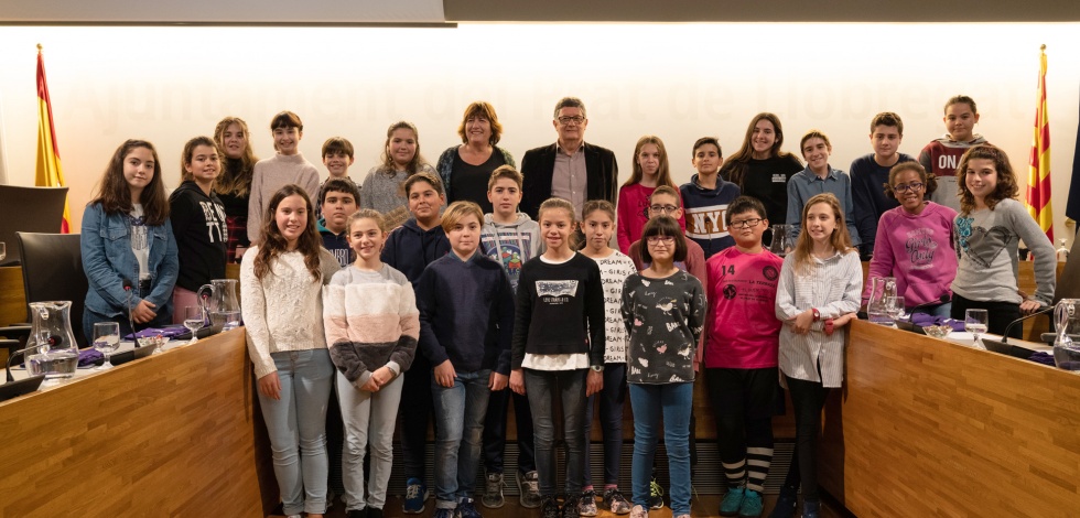 Acte de renovació del Consell dels Infants (foto de grup)